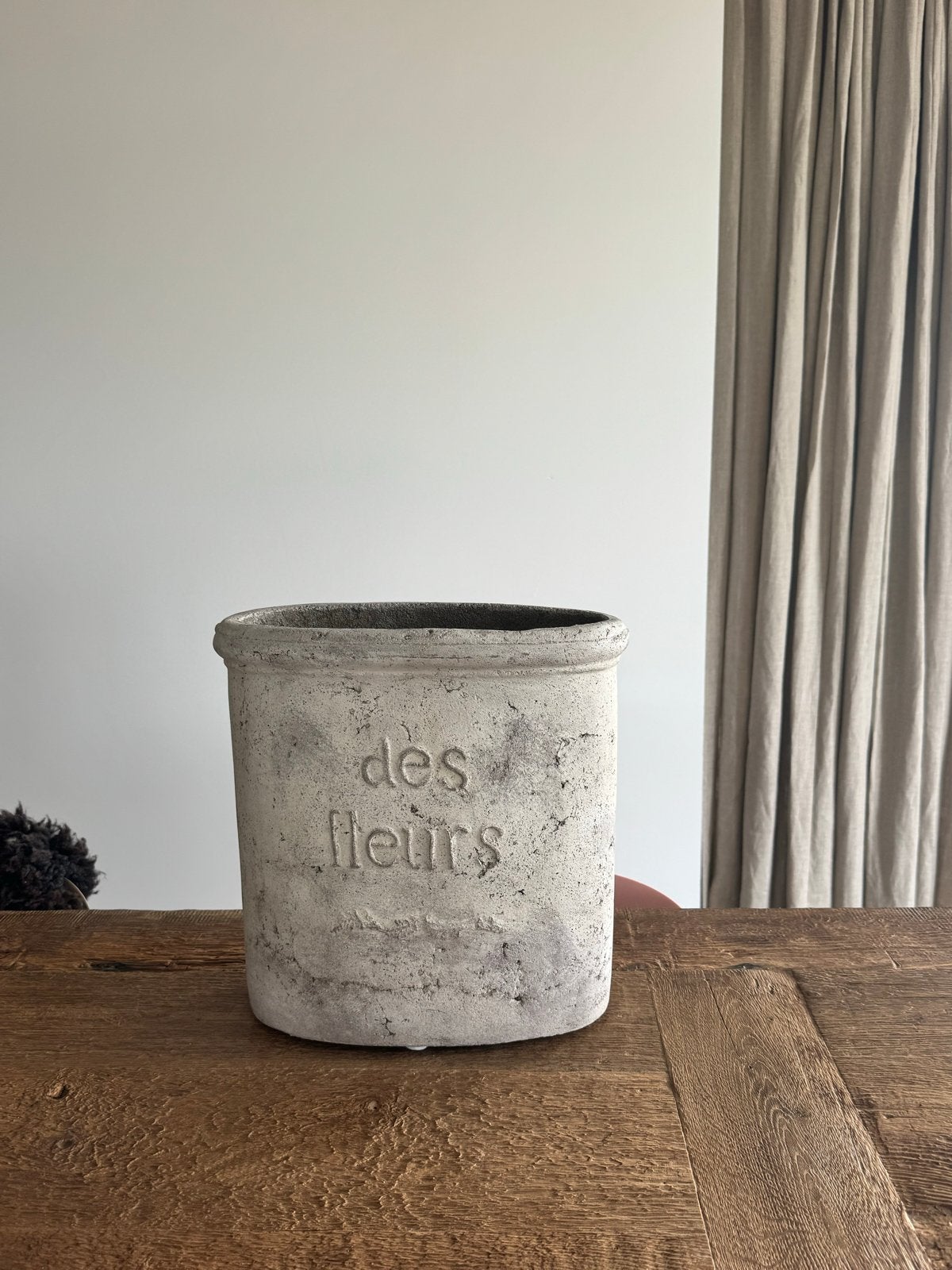Betonnen bloempot 'des fleurs' - 34 cm hoog, 25 tot 40 cm, Gebruikt, Rond, Binnen