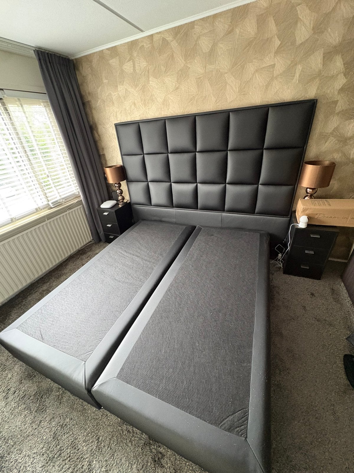 Boxspring zwart met hoofdbord, Ophalen, Zwart, Tweepersoons, Zo goed als nieuw