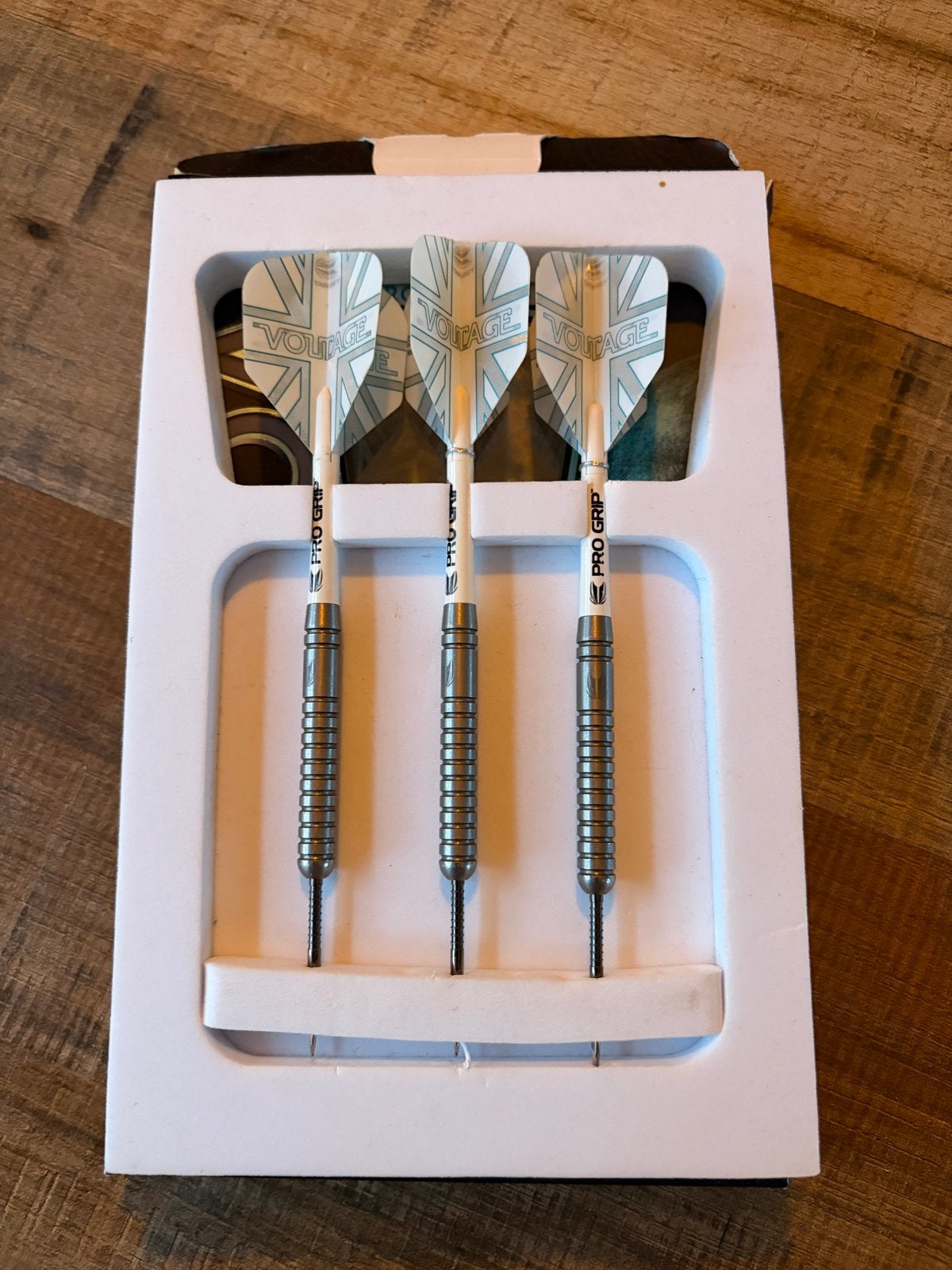 Target Rob Cross Voltage Darts 23g Steel Tip, Sport en Fitness, Darts, Ophalen of Verzenden, Nieuw, Pijlen
