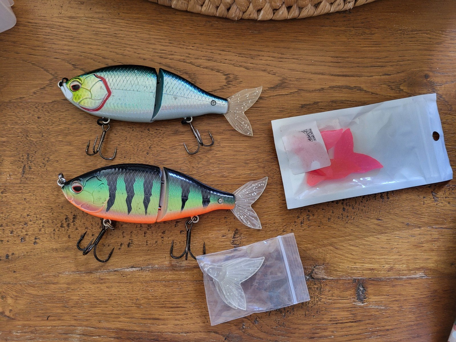 2x merkloze jerkbait/swimbait, Watersport en Boten, Ophalen of Verzenden