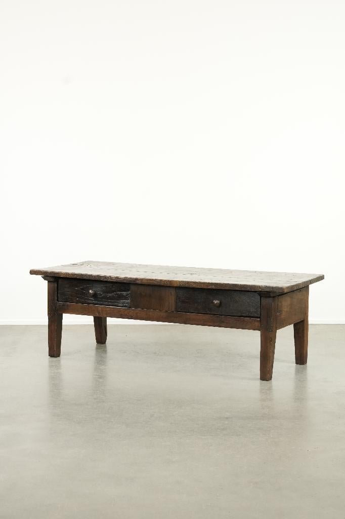 Antieke 18e eeuwse Zuid Europese salontafel van kastanjehout, Antiek en Kunst, Ophalen