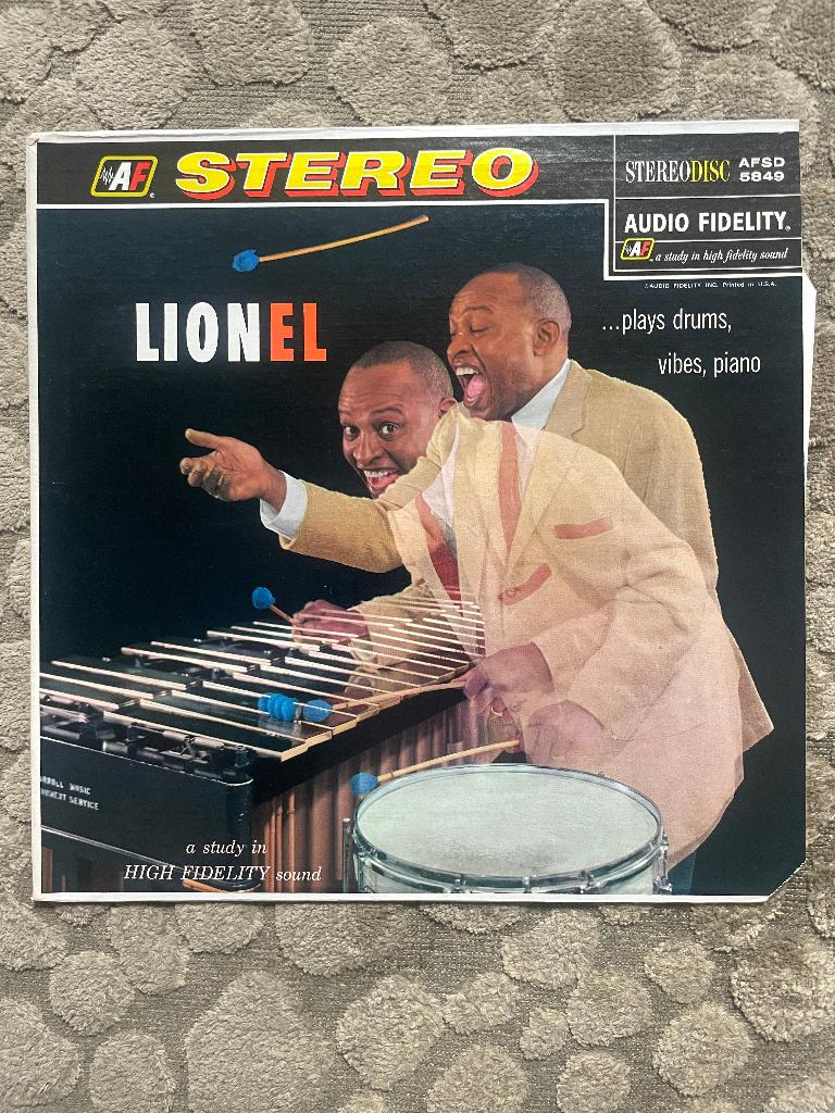 Lionel Hampton – Lionel ...Plays Drums, Vibes, Piano. EX, 1960 tot 1980, Gebruikt, Ophalen of Verzenden, 12 inch