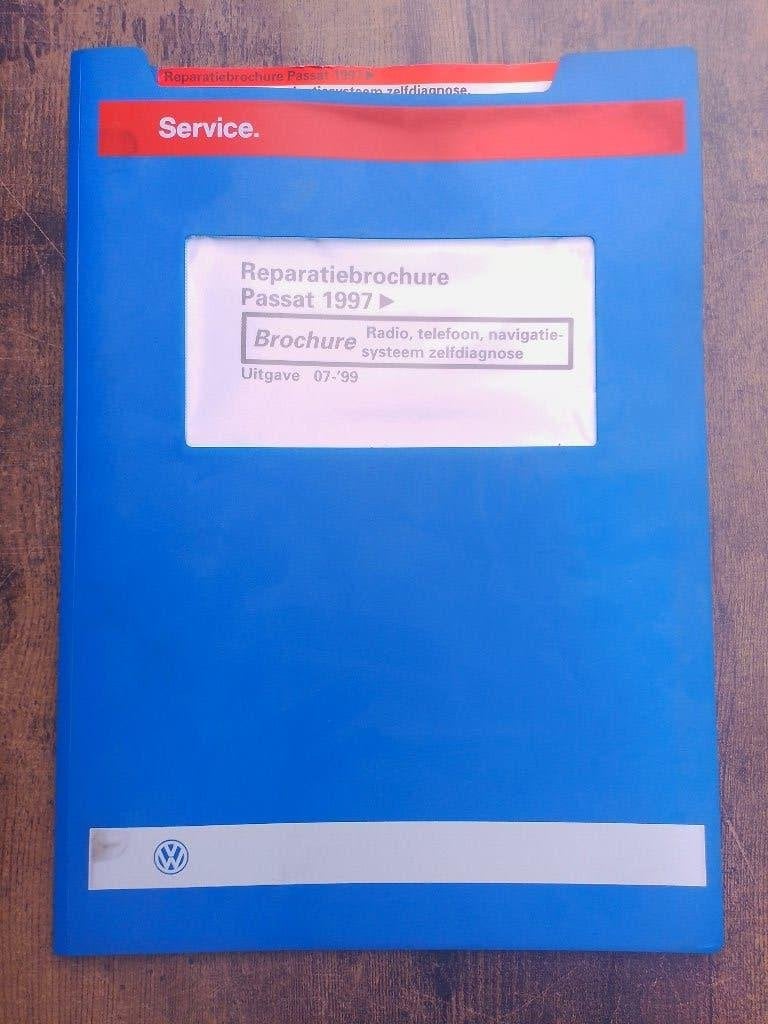 Vw Passat B5 dealer werkplaatsboek Radio Telefoon Navigatie, Ophalen of Verzenden, Gelezen, Volkswagen