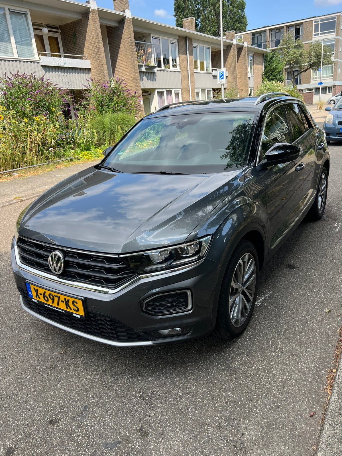 Volkswagen T-Roc 1.5 TSI sport 150pk 7-DSG 2018 Grijs, 1498 cc, 4 cilinders, Alcantara, Parkeerassistent