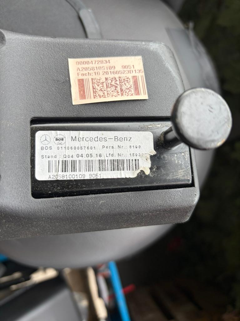 A2058100109 rolhoes C klasse  C205, Ophalen, Gebruikt, Mercedes-Benz