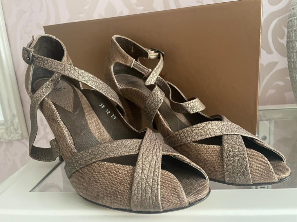 Maat 39 Audley bruine leren linnen open sandalen met hak., Ophalen, Bruin, Sandalen of Muiltjes, Zo goed als nieuw