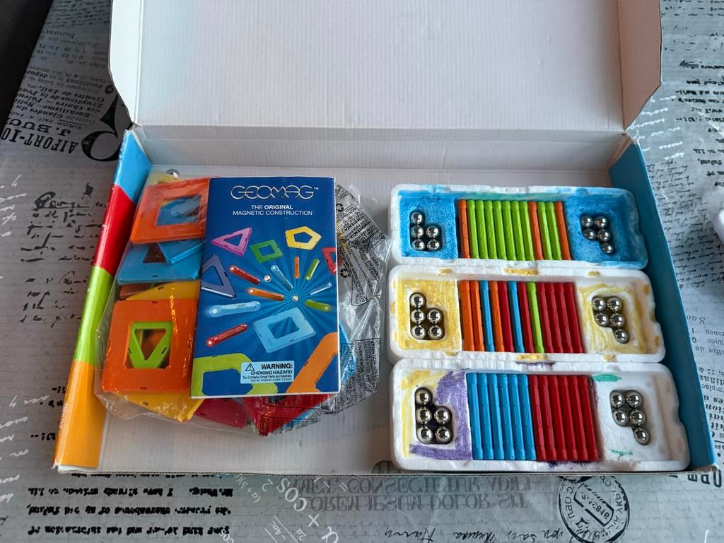 Geomag Confetti Magnetisch Constructiespeelgoed 114 Stuks, Ophalen of Verzenden, Zo goed als nieuw, Overige merken