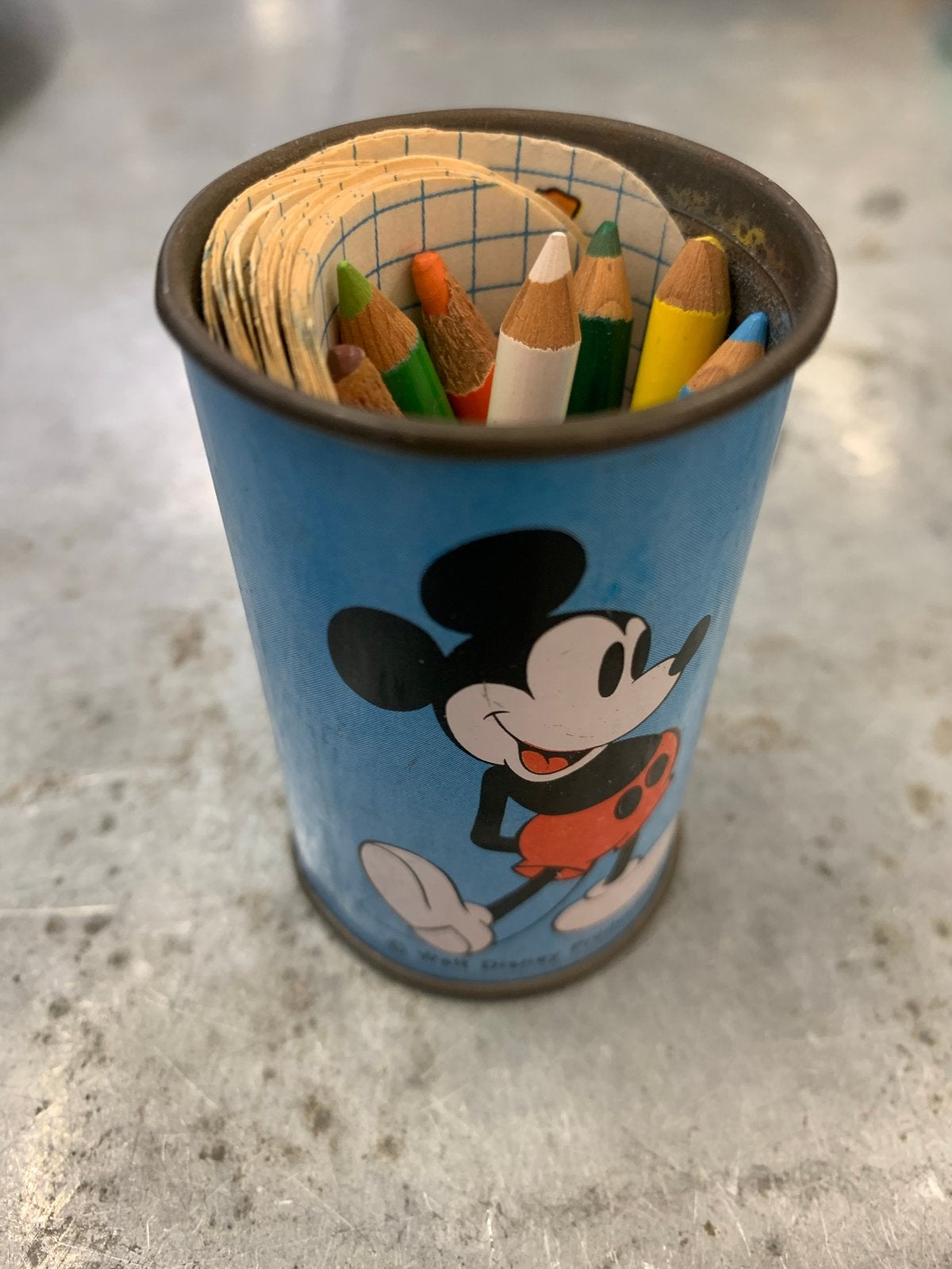 Vintage Walt Disney blikje met potloodjes en papiertjes, Verzamelen, Disney, Gebruikt, Overige typen, Ophalen of Verzenden, Nvt