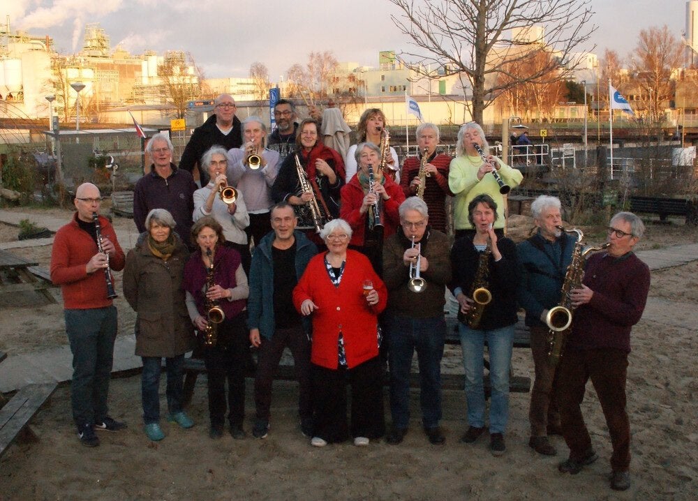 drummer gezocht voor bigband-orkest in A'dam, Contacten en Berichten
