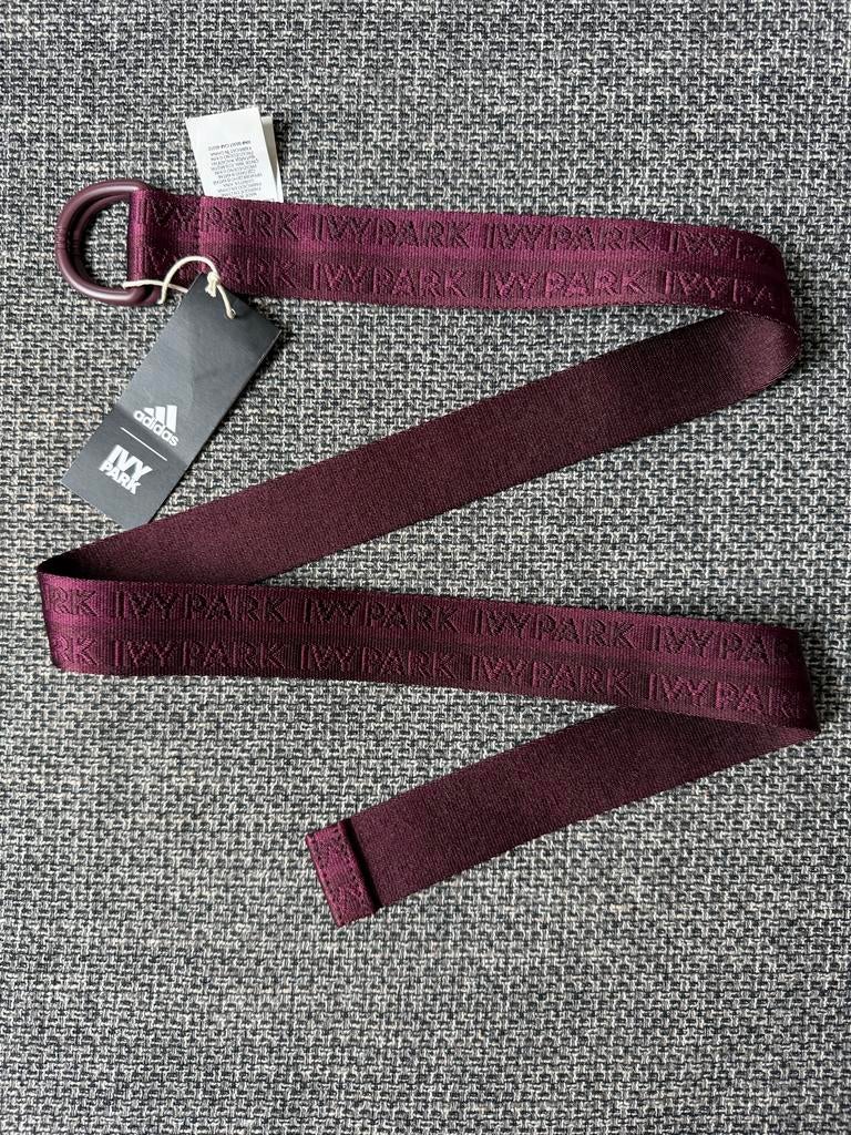 Ivy Park x Adidas Burgundy Riem S/M - Nieuw met labels, Ophalen of Verzenden, Nieuw