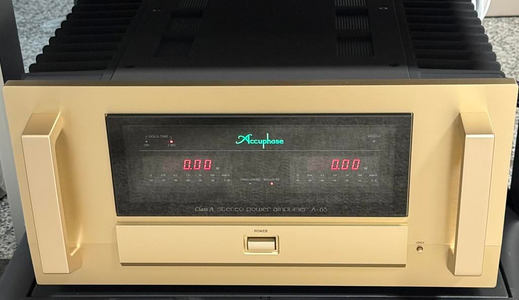 Accuphase A65, Ophalen of Verzenden, Zo goed als nieuw, 120 watt of meer, Overige merken