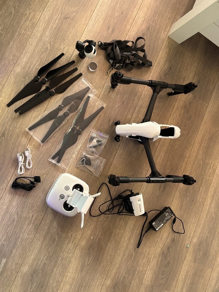 DJI Inspire 1 V2.0 + Zenmuse X3 gimball zeer weinig gebruikt, Ophalen, 15 tot 30 minuten, Zo goed als nieuw, DJI