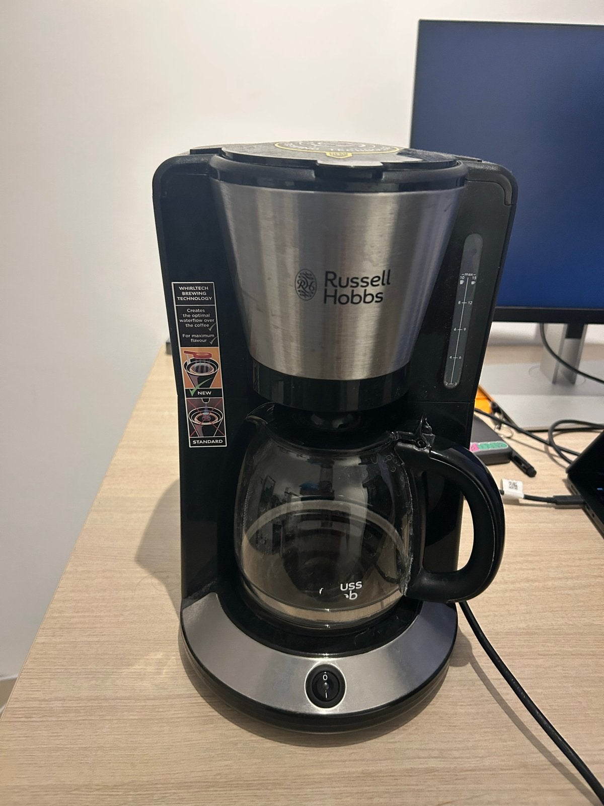 Russell Hobbs Koffiezetapparaat - Zwart/RVS, Ophalen, Gebruikt, 10 kopjes of meer, Koffiemachine
