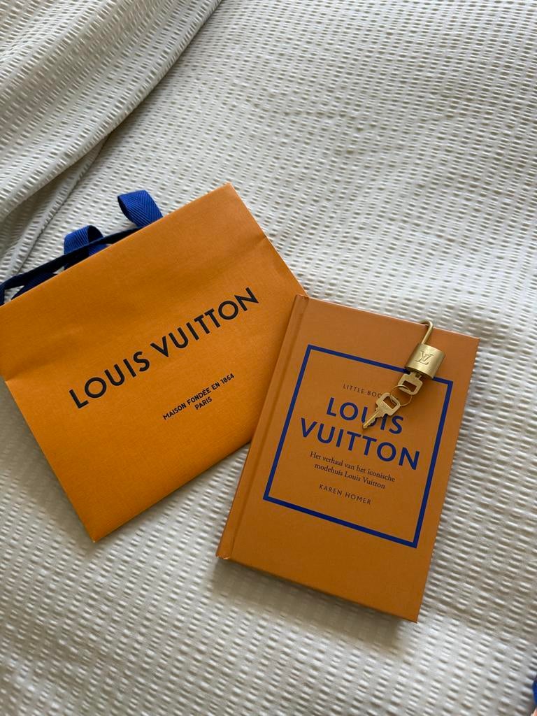 Louis Vuitton Giftset - Boek en Cadeautas - Nieuw, Ophalen of Verzenden, Nieuw