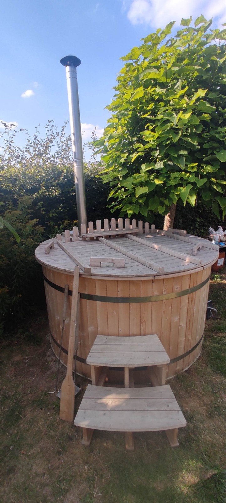Hottub met interne kachel, Ophalen, Gebruikt, Trap, Vast