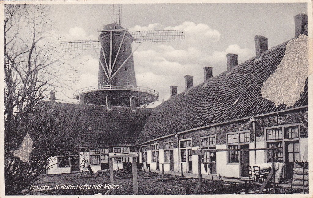 Gouda. R. Kath. Hofje met Molen.(1934), Verzenden, 1920 tot 1940, Gelopen, Zuid-Holland