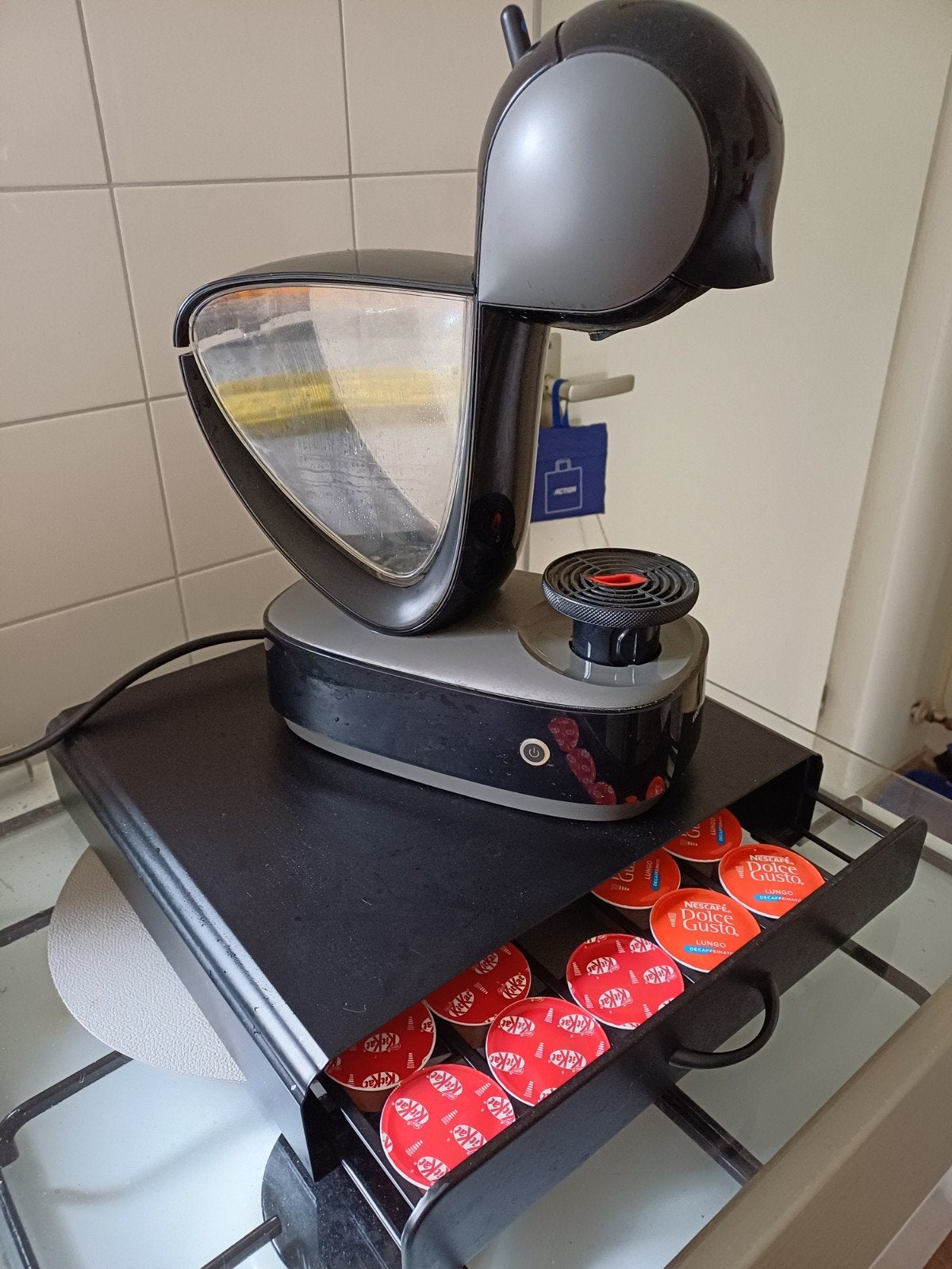 Krups Dolce Gusto koffiemachine met opbergdoos, Ophalen of Verzenden, Gebruikt, Koffiemachine, Koffiepads en cups