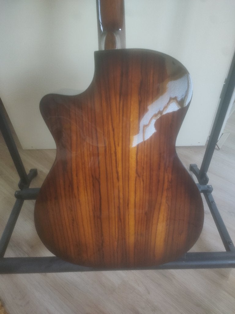 Foto 4 van Akoestische gitaar OM Cutaway