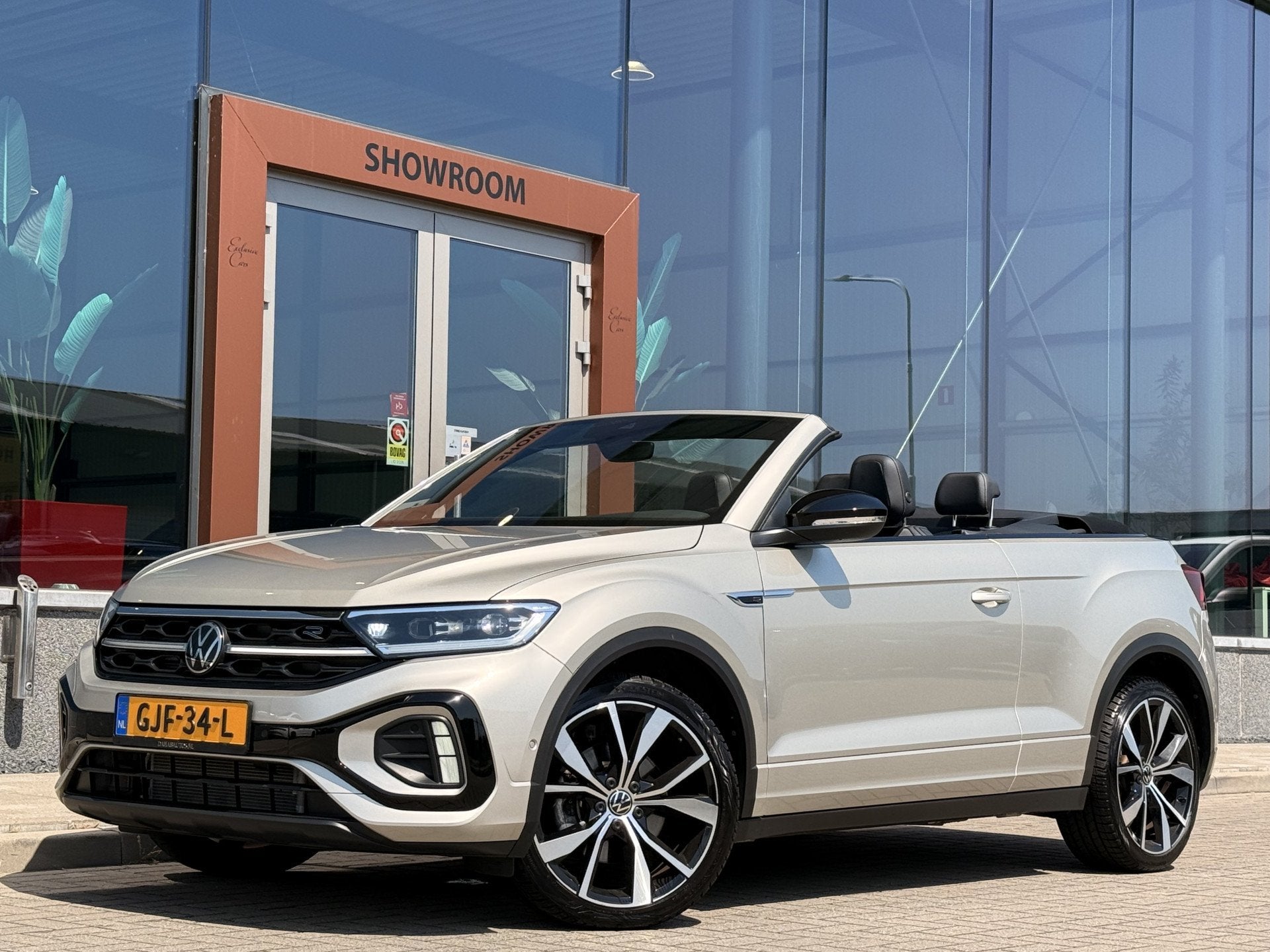 Volkswagen T-Roc Cabrio 1.5 TSI R-Line | ACC | DAB | Alcanta, Auto's, Volkswagen, Euro 6, 4 cilinders, Alcantara, 1446 kg