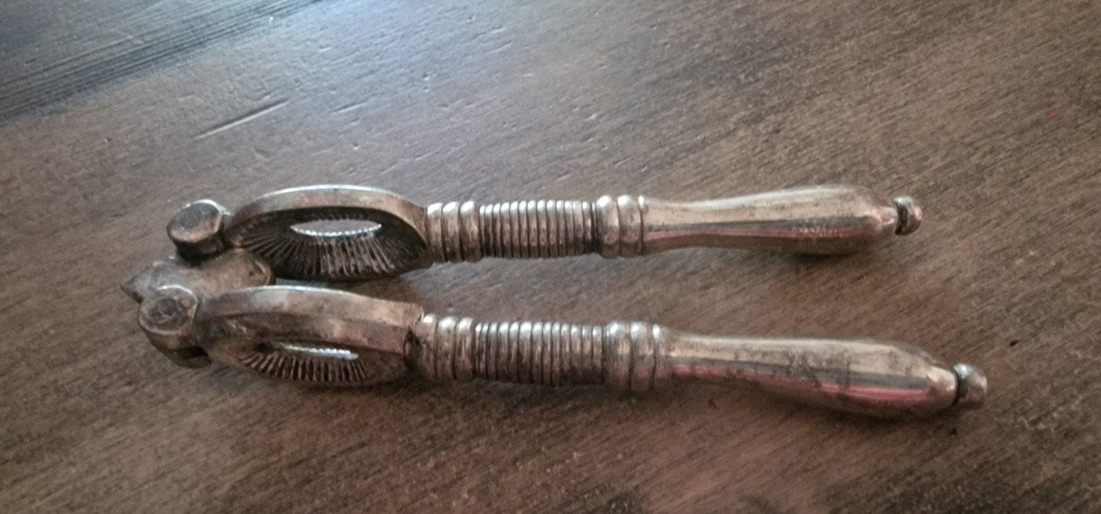 Antieke zilverkleurige notenkraker, Ophalen of Verzenden