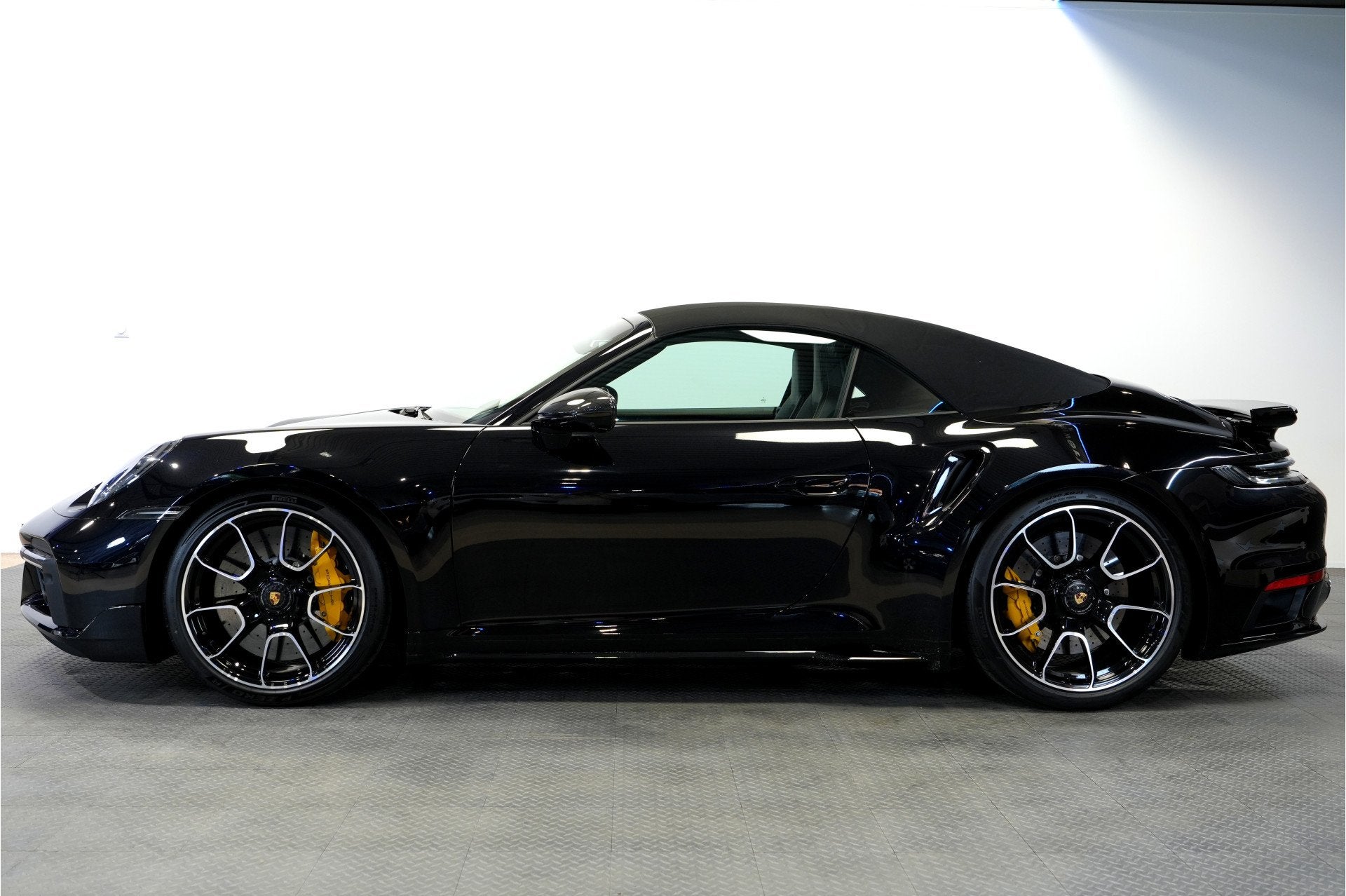 Porsche 911 Cabrio 3.8 Turbo S 478kW/650pk PDK8 SPORT DESIGN, Auto's, Automaat, Gebruikt, 4 stoelen, Zwart