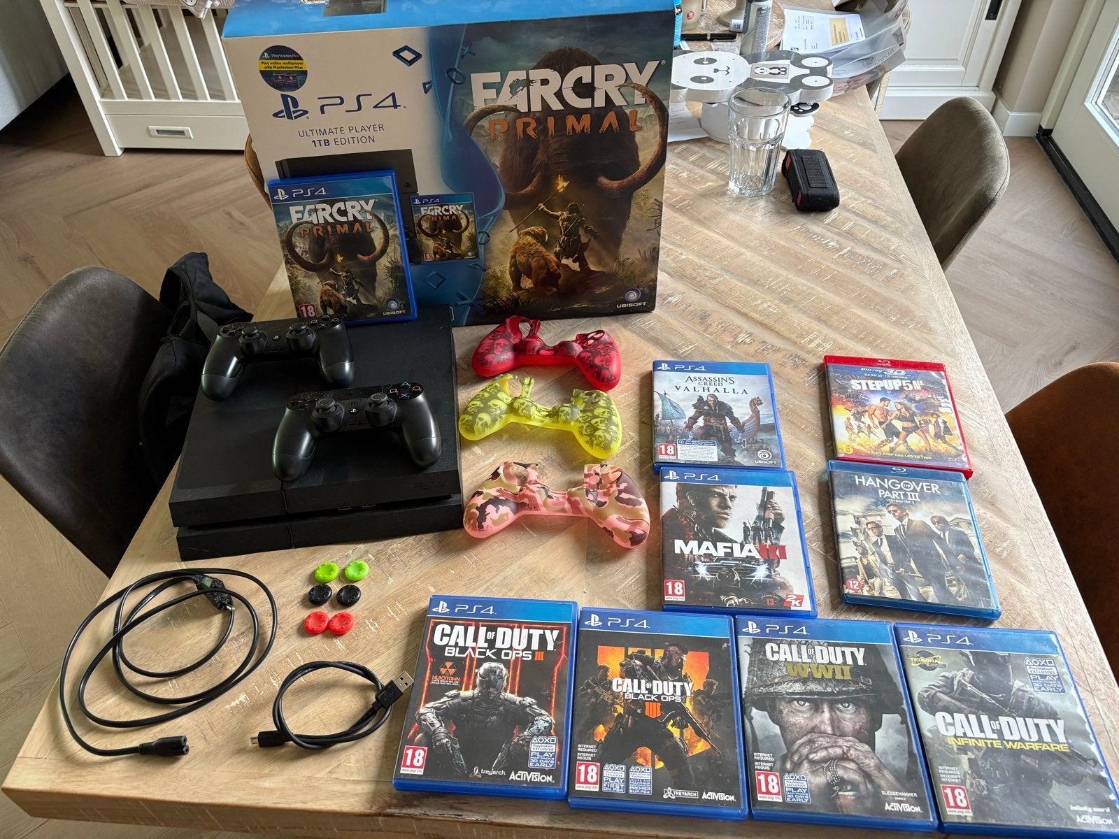 PlayStation 4 1TB met 2 controllers en 7 games, Ophalen, Met 2 controllers, 1 TB, Gebruikt