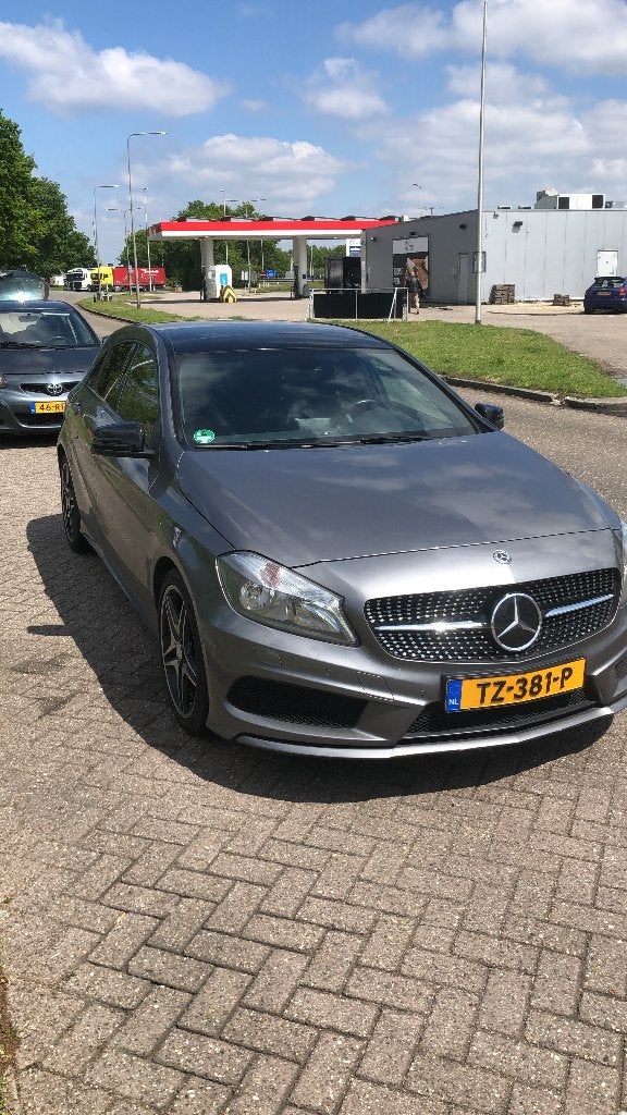 Mercedes-Benz  A180 AMG1.6 Blue Efficiency 2014 Grijs, Voorwielaandrijving, 4 cilinders, Leder en Stof, 122 pk