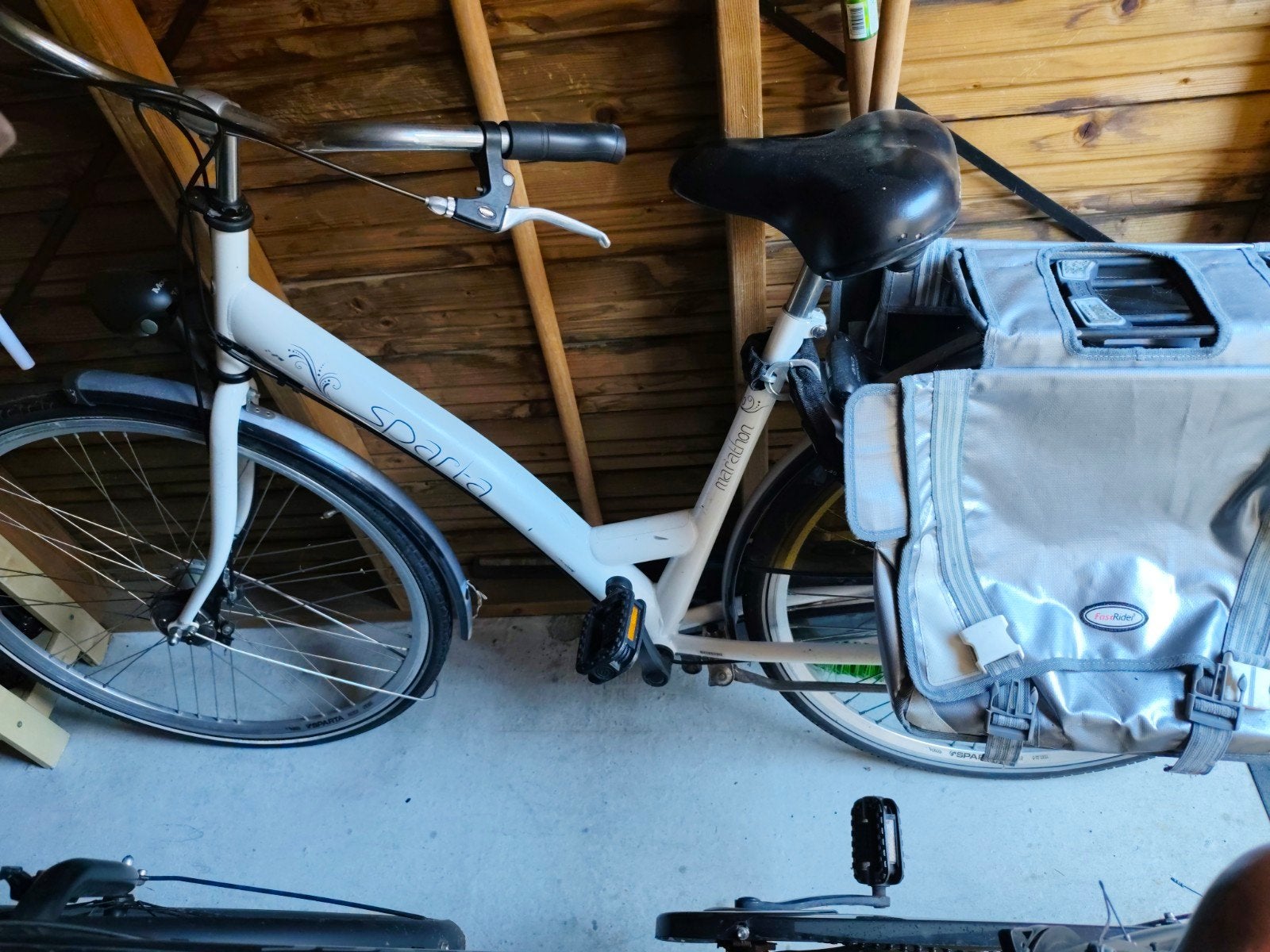 Sparta Marathon damesfiets met fietstassen, Ophalen, Sparta, Velgrem, 53 tot 56 cm