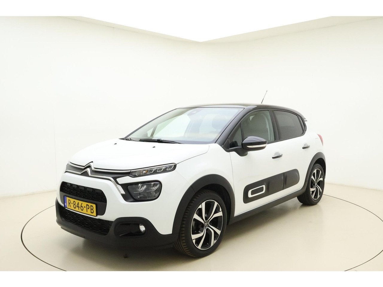 Citroën C3 1.2 PureTech Shine 110pk | Apple carplay/Android, Auto's, Citroën, Gebruikt, 1199 cc, 49 €/maand, Bedrijf