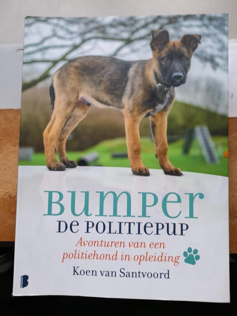 Bumper de politiepup, politiehond, hond., Boeken, Ophalen of Verzenden, Gelezen, Honden
