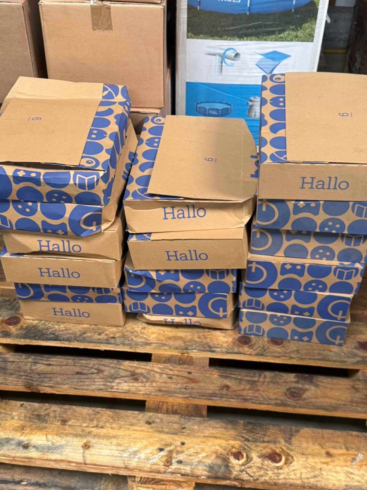 Tip - Laatste 17 kleine dozen met kledingaccessoires, Ophalen of Verzenden, Nieuw, Sjaal