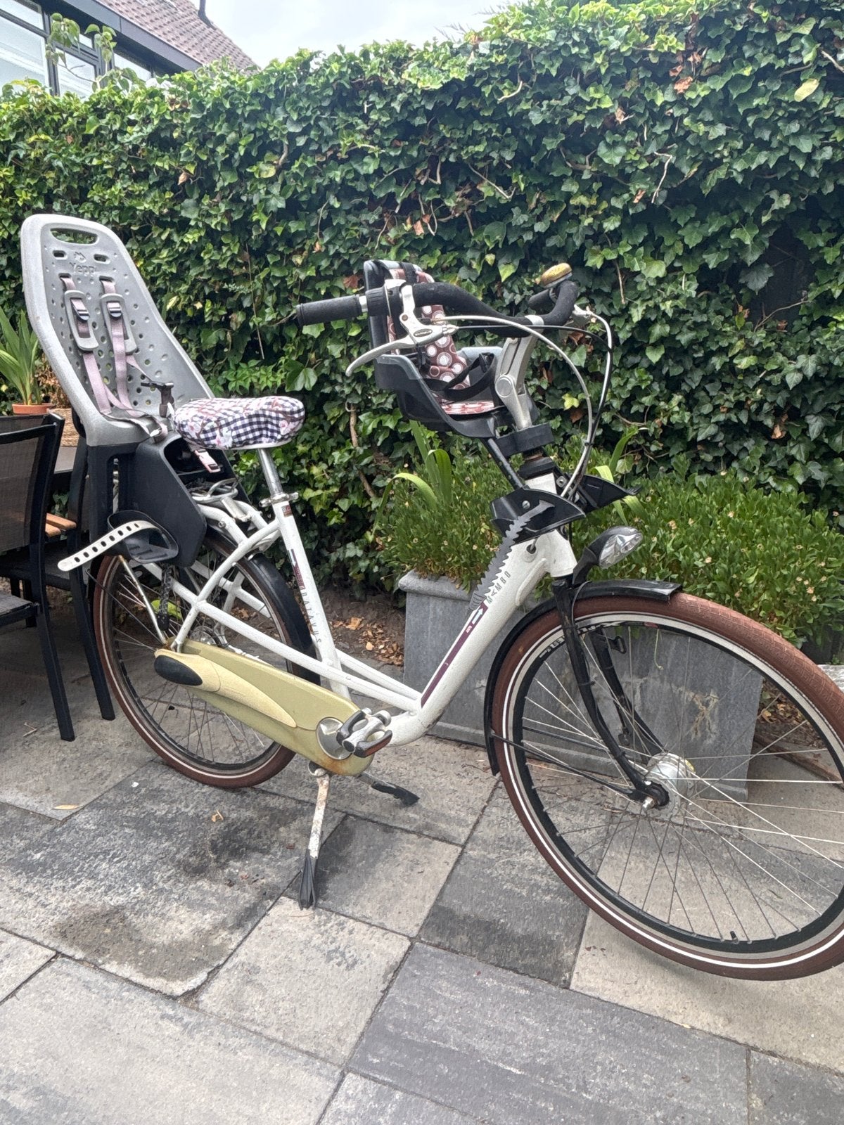 Batavus Mambo met Bobike en Yepp kinderzitjes, Fietsen en Brommers, Fietsaccessoires | Fietsstoeltjes, Ophalen, Achterzitje, 9 t/m 18 kg