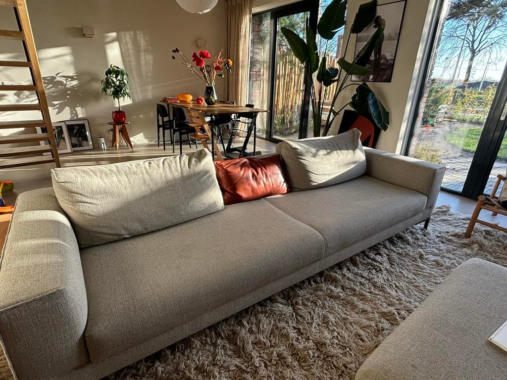 Design on Stock Aikon loungebank met pouf, Ophalen, 250 tot 300 cm, 100 tot 125 cm, Zo goed als nieuw