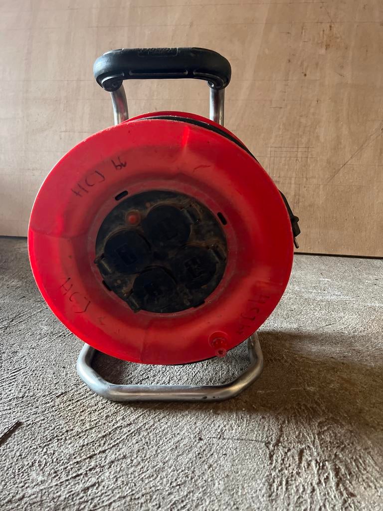 Haspel 30 meter - Robuuste kabelhaspel voor buiten, Ophalen, Gebruikt, Kabel of Snoer