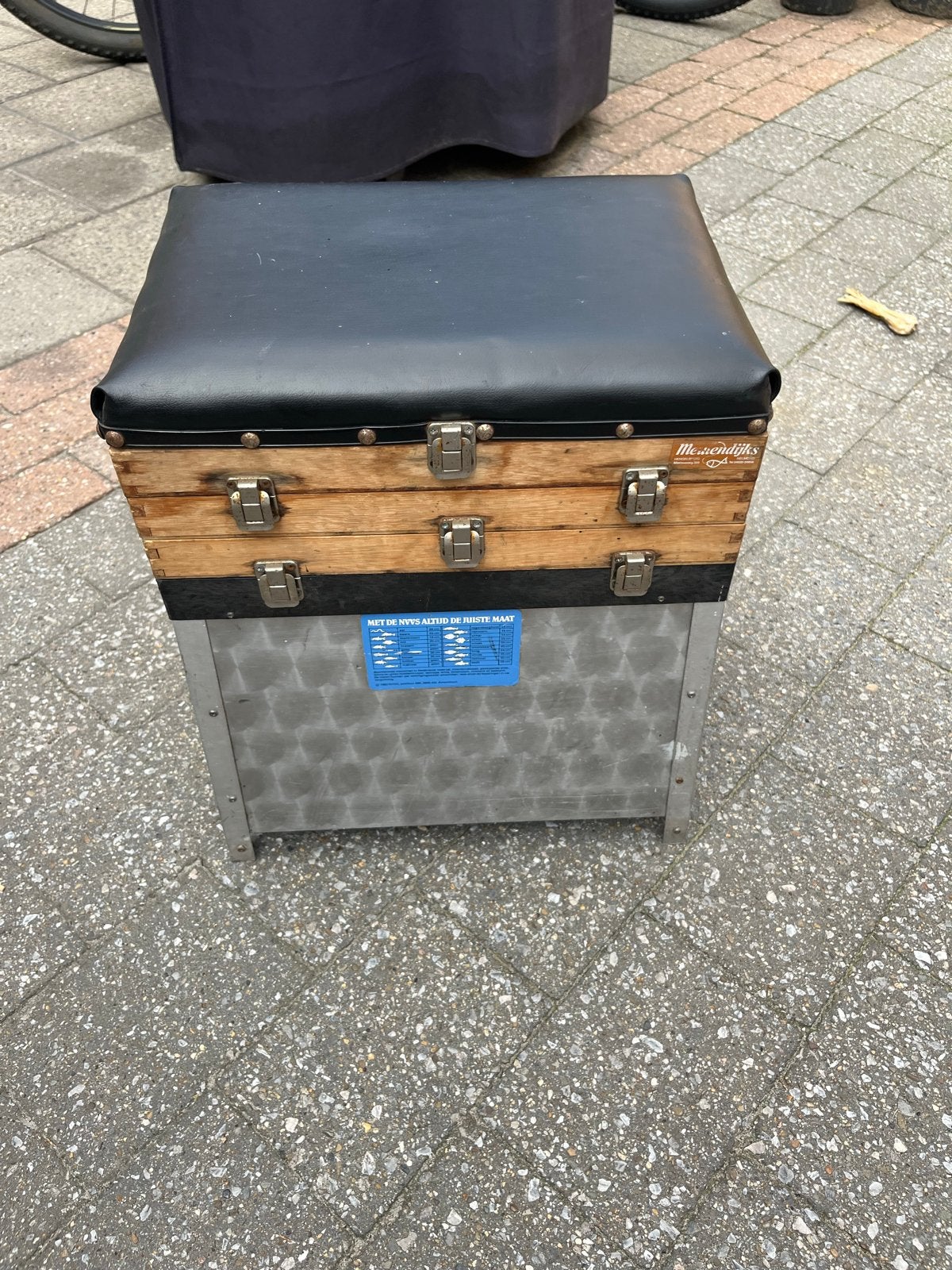 Viskoffer met zitje - Handig voor elke visser!, Ophalen, Gebruikt, Koffer of Tas