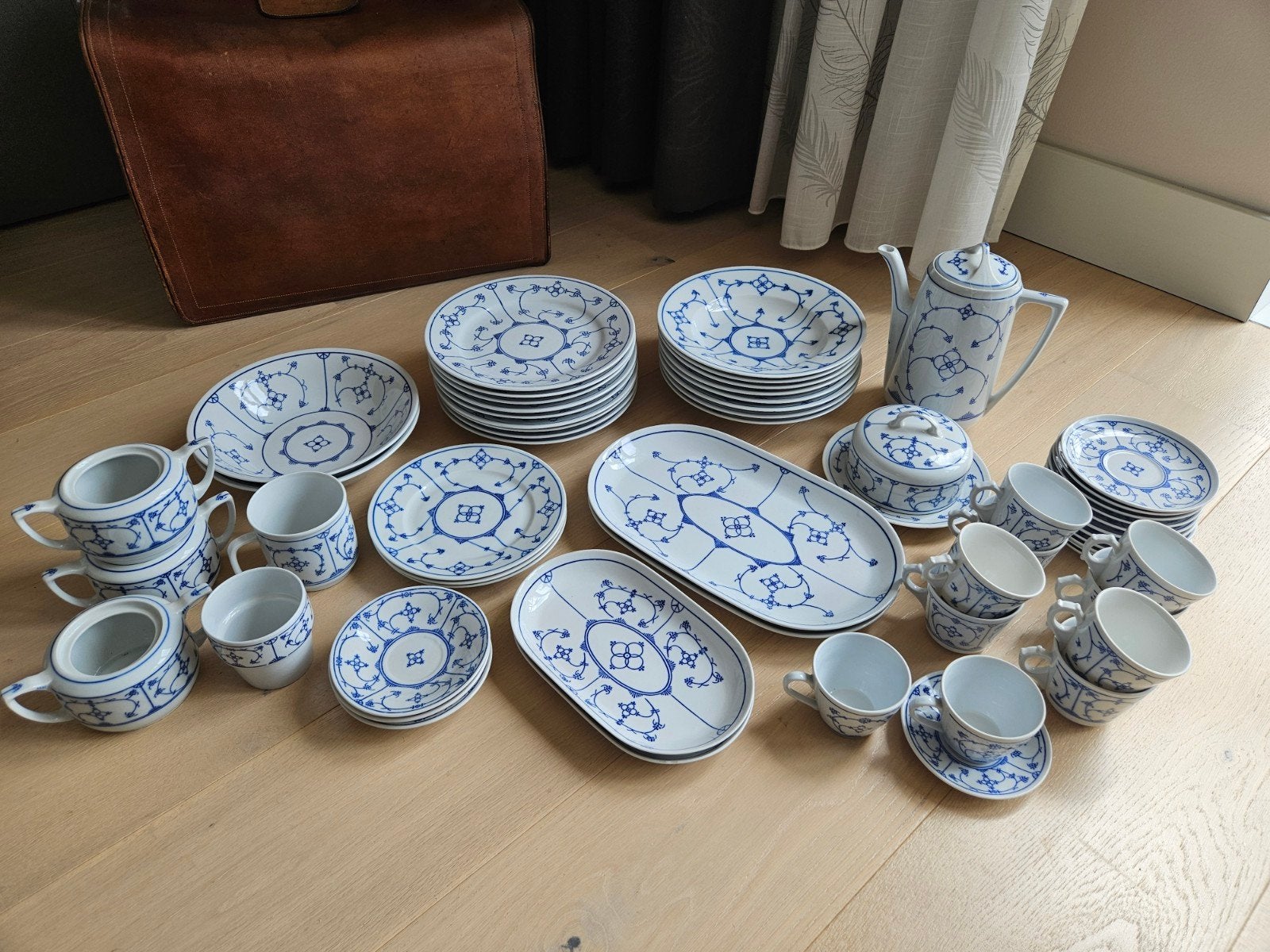 Servies Jäger Eisenberg, Antiek en Kunst, Ophalen