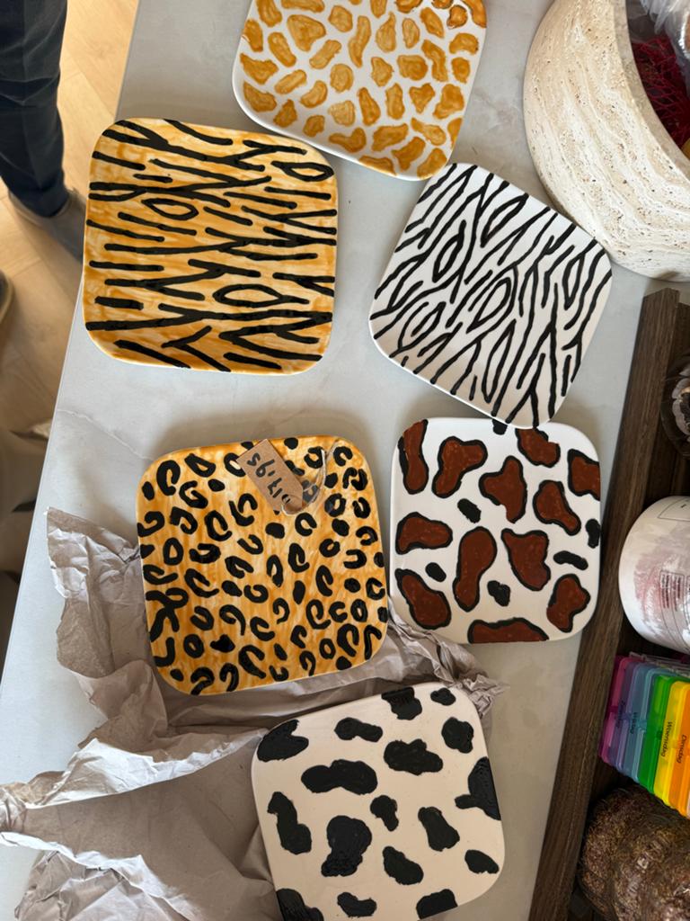 Diverse Gebaksbordjes met Dierenprint, Huis en Inrichting, Keuken | Servies, Ophalen, Keramiek, Zo goed als nieuw, Bord(en)