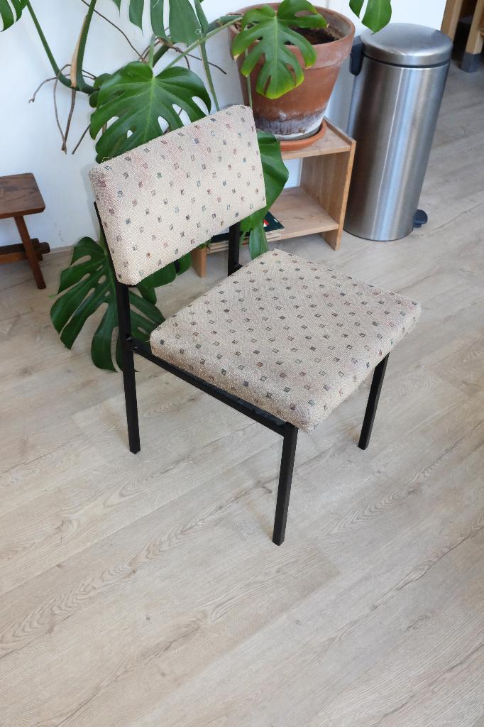 Stoel: SE01/SE64 Ijsselstein ontworpen door Martin Visser, Huis en Inrichting, Stoelen, Gebruikt, Overige kleuren, Stof, Eén