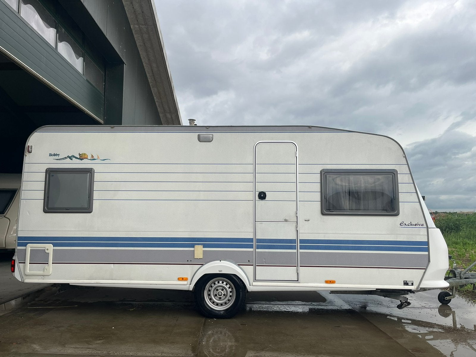 NIEUWE ADVERtENtie. Hobby exclusive bj 1998, Caravans en Kamperen, Caravans, Vast bed, Rondzit, Hobby, Ringverwarming