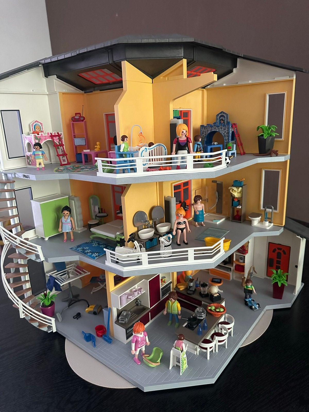 Playmobil City Life Modern Woonhuis met vele extra's!, Ophalen, Zo goed als nieuw, Poppenhuis