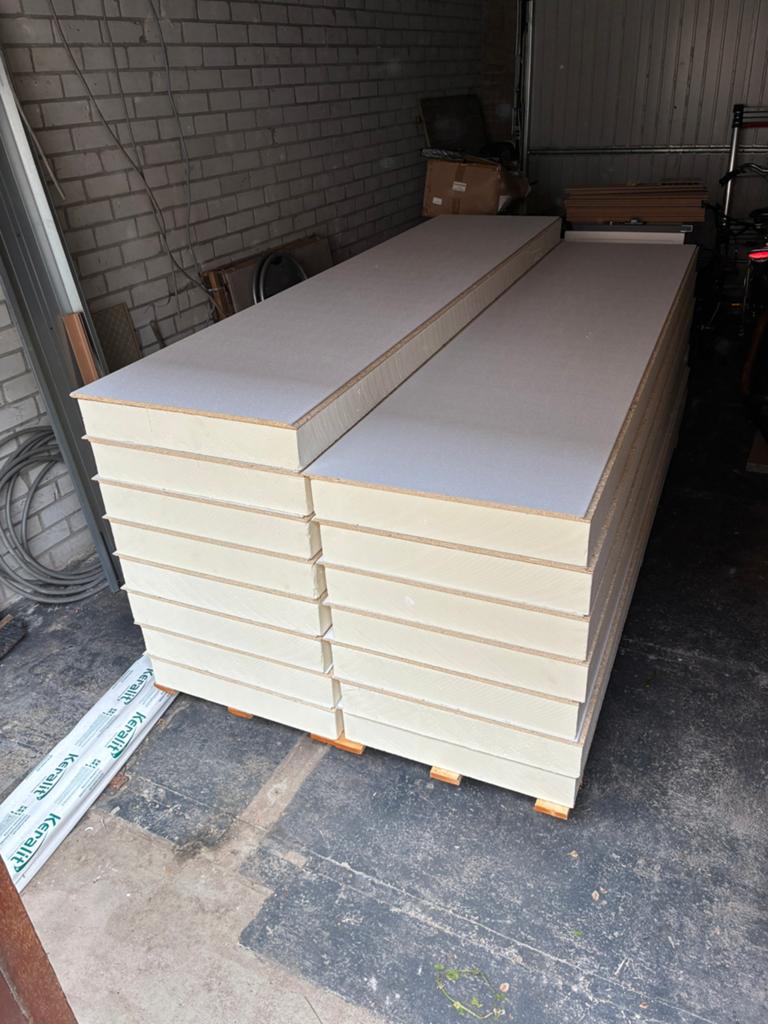 PIR + Agnes plafondplaat wit stuc 2600 x 600 x 112 mm, Ophalen of Verzenden, Zo goed als nieuw