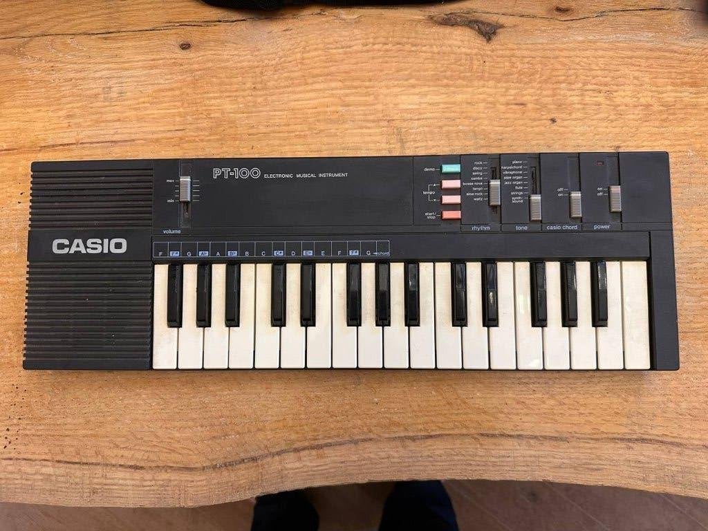 Casio PT-100, Muziek en Instrumenten, Ophalen of Verzenden, Zo goed als nieuw, Overige aantallen, Casio