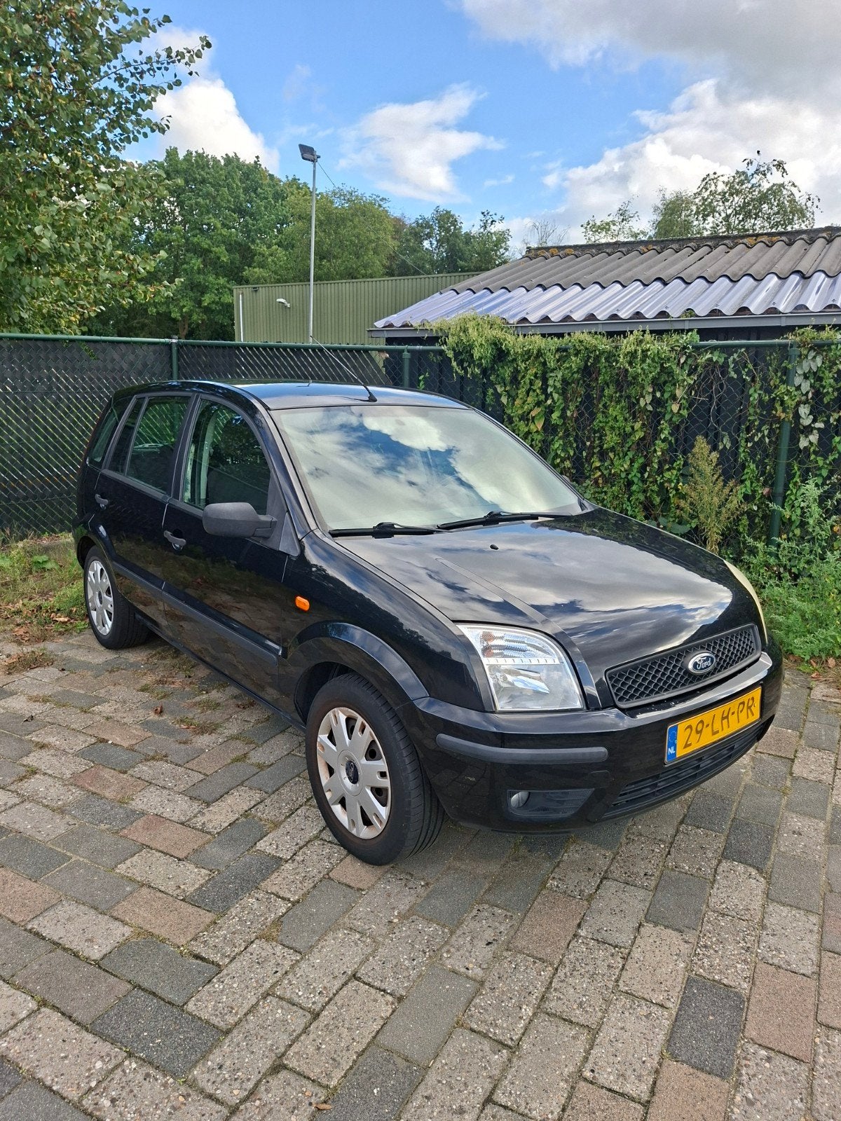 Ford Fusion 1.4 16V 2003 Zwart, Auto's, Voorwielaandrijving, 40 €/maand, Zwart, Origineel Nederlands