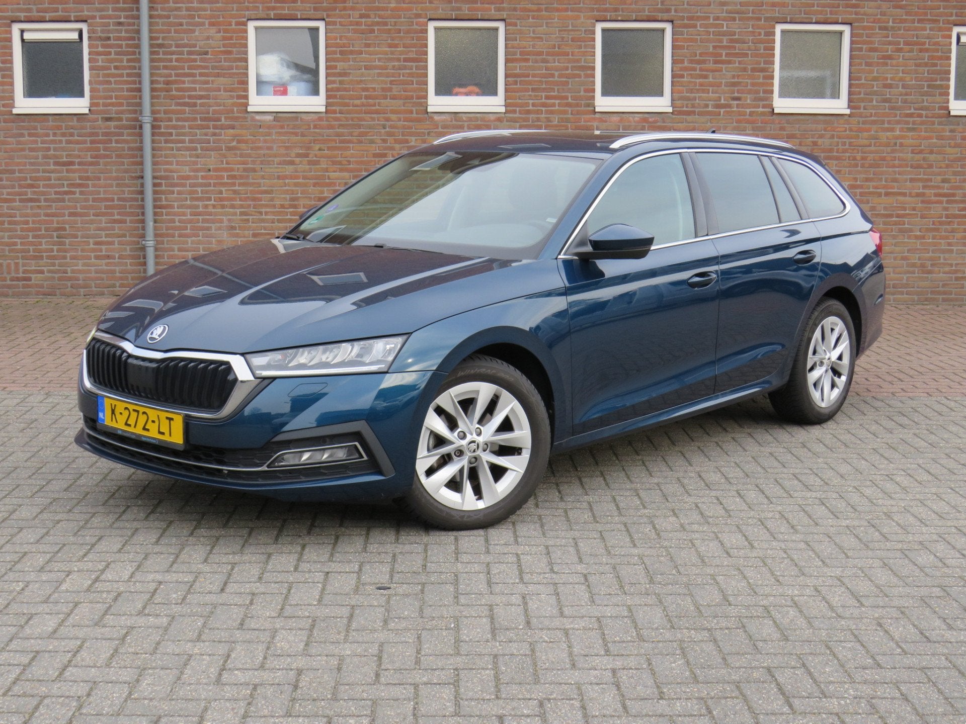 Skoda Octavia Combi 1.0 TSI 111Pk Business Edition Plus * Ri, Auto's, Dealer onderhouden, Automatische klimaatregeling, Gebruikt