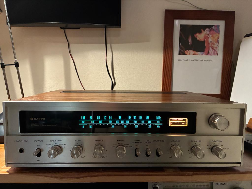 Zeer mooie receiver van Sanyo., Audio, Tv en Foto, Versterkers en Receivers, Overige merken, Gebruikt, Ophalen of Verzenden, Minder dan 60 watt