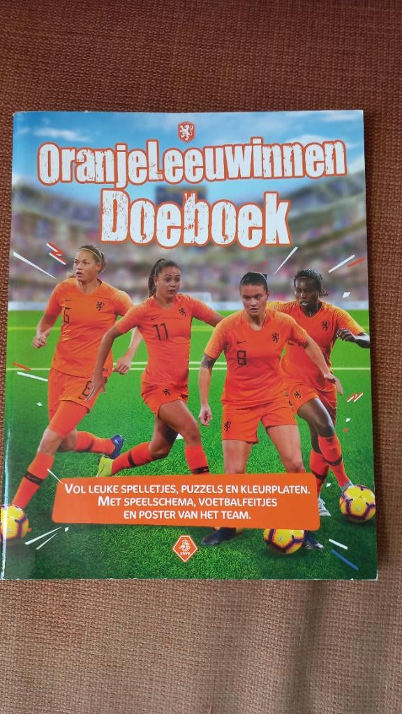 Oranje leeuwinnen doe-boek wk women 2019, Ophalen of Verzenden, Zo goed als nieuw, Overige binnenlandse clubs, Boek of Tijdschrift