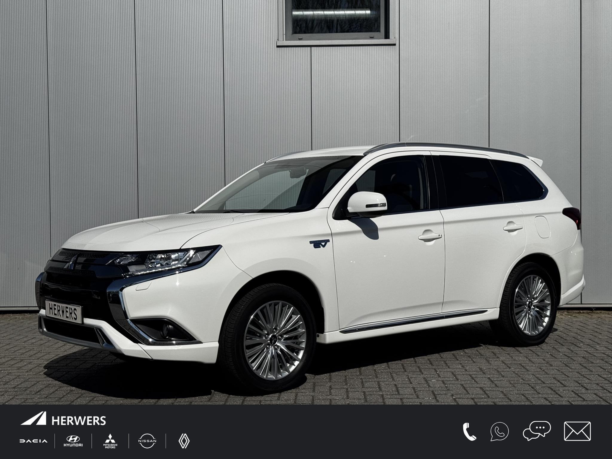 Mitsubishi Outlander 2.4 PHEV Intense+ / Trekhaak Afneembaar