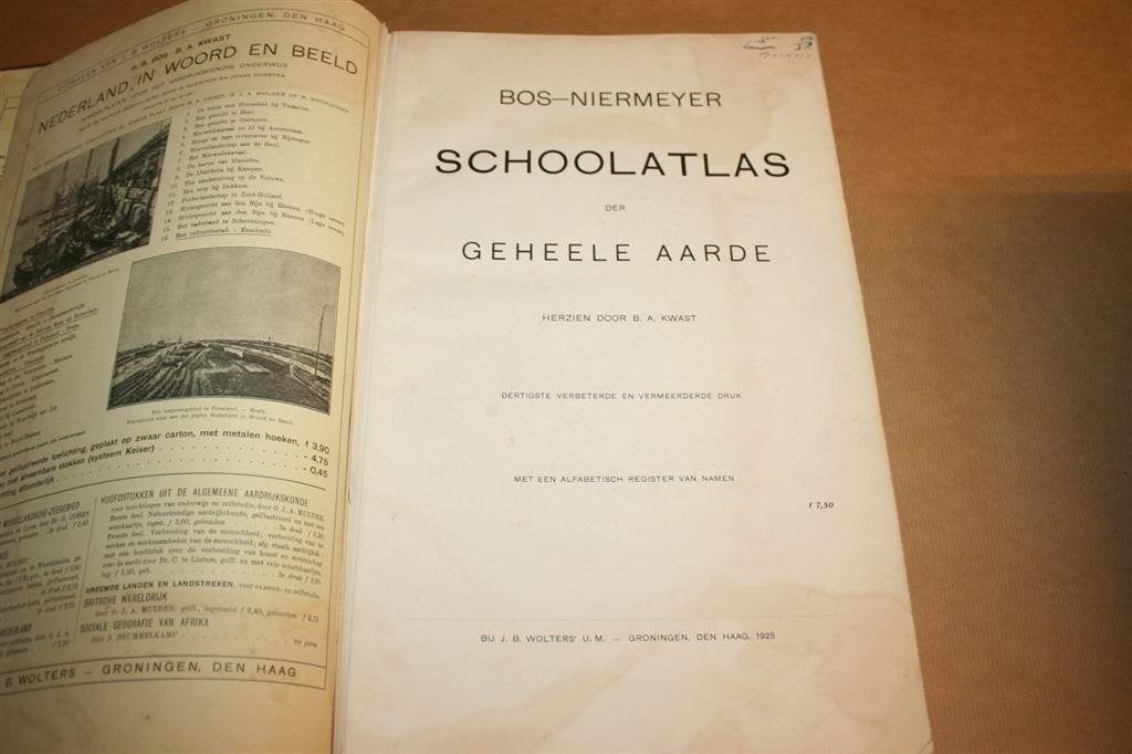 Schoolatlas der Geheele Aarde — Antiek, Bos, 30e dr. 1925, Boeken, Gelezen, Ophalen of Verzenden, Landkaart, 1800 tot 2000