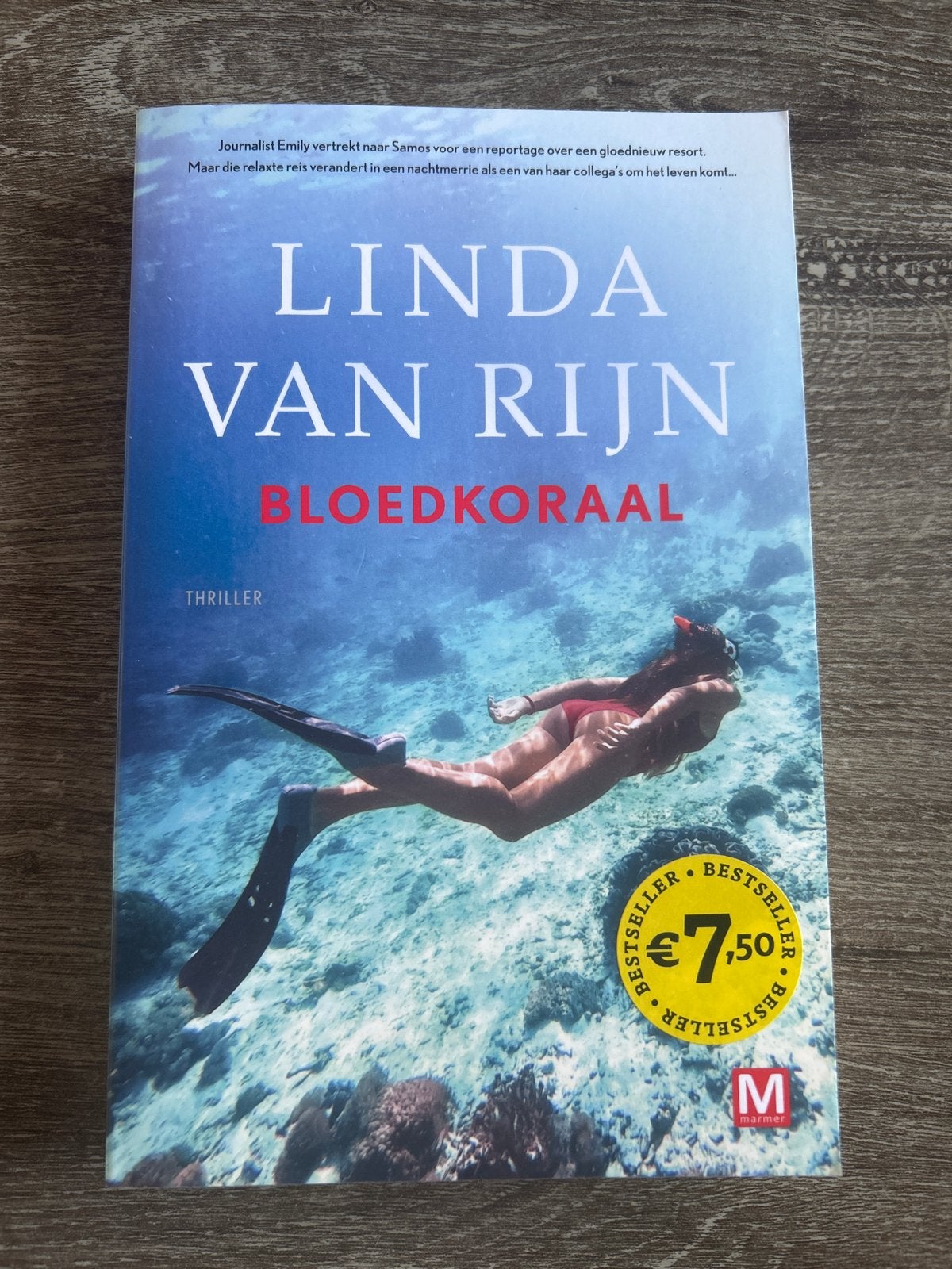 Linda van Rijn - Bloedkoraal (Thriller), Ophalen of Verzenden, Zo goed als nieuw