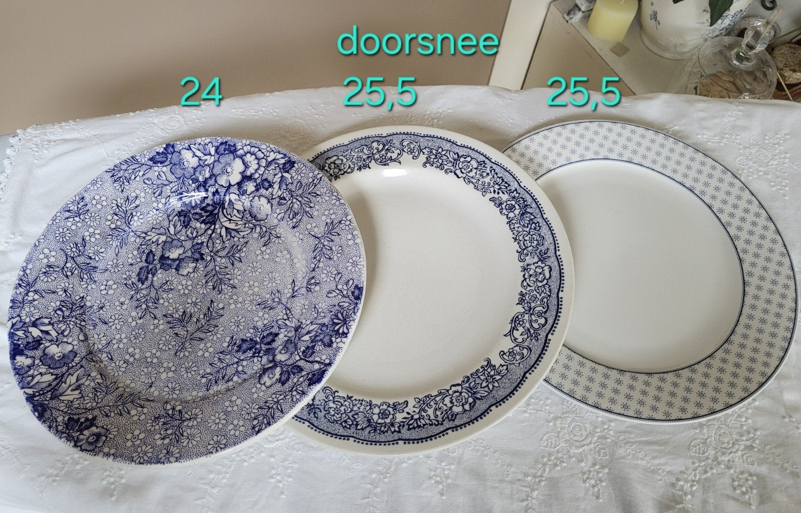 2 brocante borden, 1 nieuwere, blauw, Ophalen of Verzenden